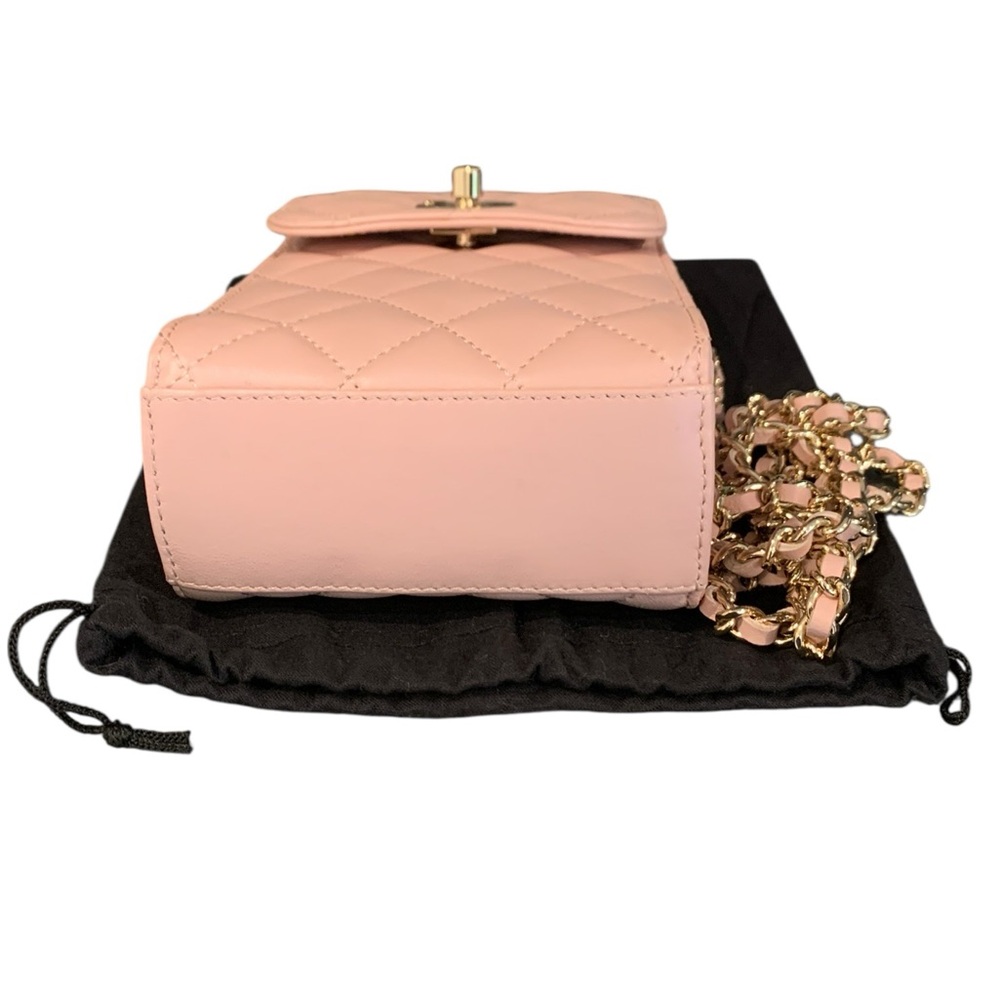 🆕 Chanel Style Peach Leather Pearl Crush Chain Phone Holder Bag 🆕 - Picture 9 of 14